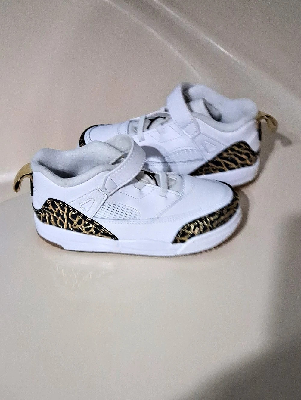 Jordan (Toddler) Sneakers White & Gold Size 10c